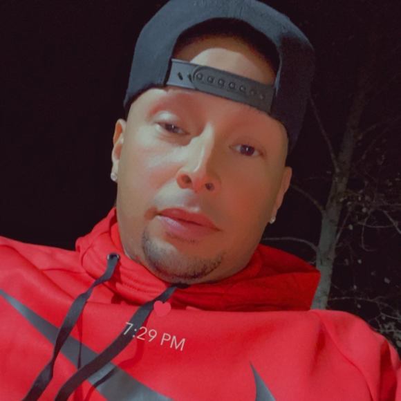 Poshmark profile picture for @theking33